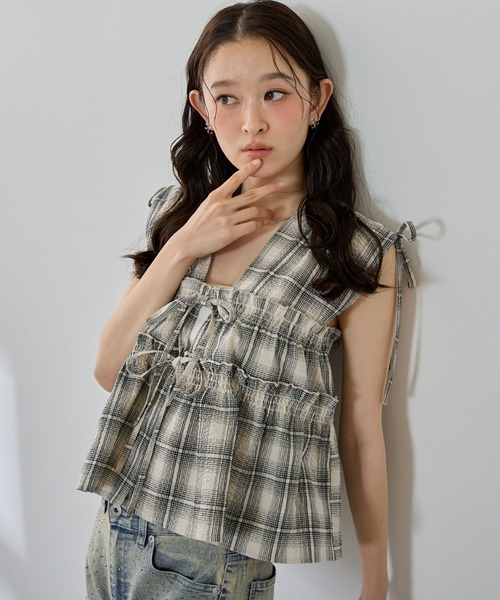 P.V.T(ピーブイティー)の「ワッフルチェック肩リボンシャーリングBL(シャツ/ブラウス・レディース・ブラック/ホワイト・M)」の3枚目の写真