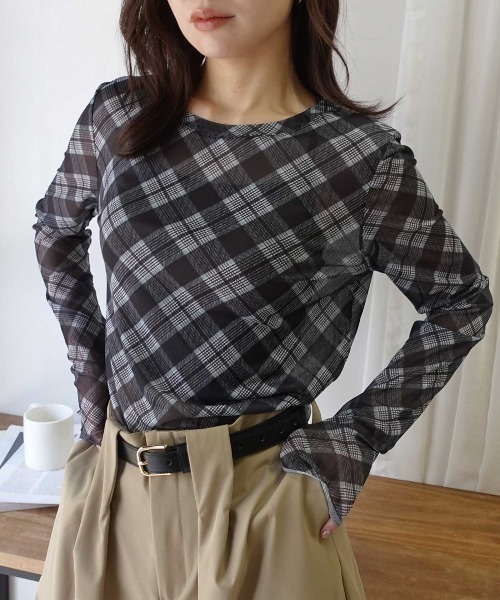 CORNERS（コーナーズ）の「チュールバイアスチェッククルーネックトップス（Tシャツ/カットソー・レディース・ブラウン/ブラック/ベージュ/ブルー・M）」の11枚目の写真
