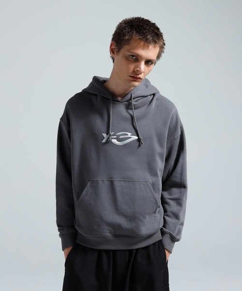 Y-3(ワイスリー)の「Y-3 FRENCH TERRY LIQUID LOGO HOODIE(パーカー・メンズ・グレー・SMALL/MEDIUM/LARGE/X-SMALL/X-LARGE/XX-SMALL/XX-LARGE)」の2枚目の写真