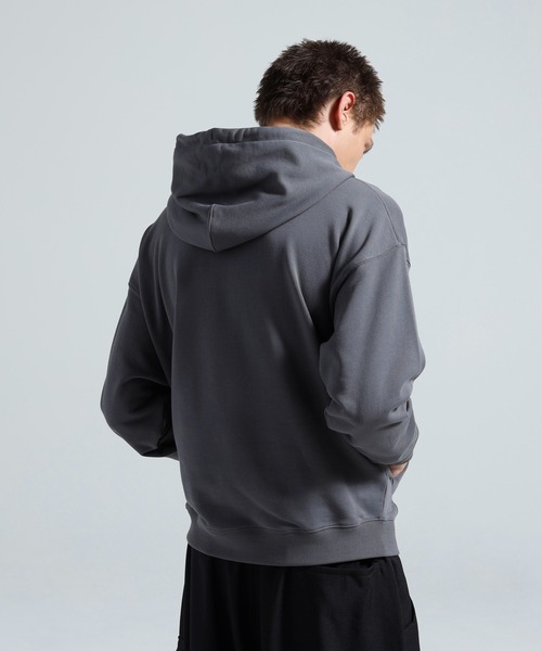 Y-3(ワイスリー)の「Y-3 FRENCH TERRY LIQUID LOGO HOODIE(パーカー・メンズ・グレー・SMALL/MEDIUM/LARGE/X-SMALL/X-LARGE/XX-SMALL/XX-LARGE)」の3枚目の写真