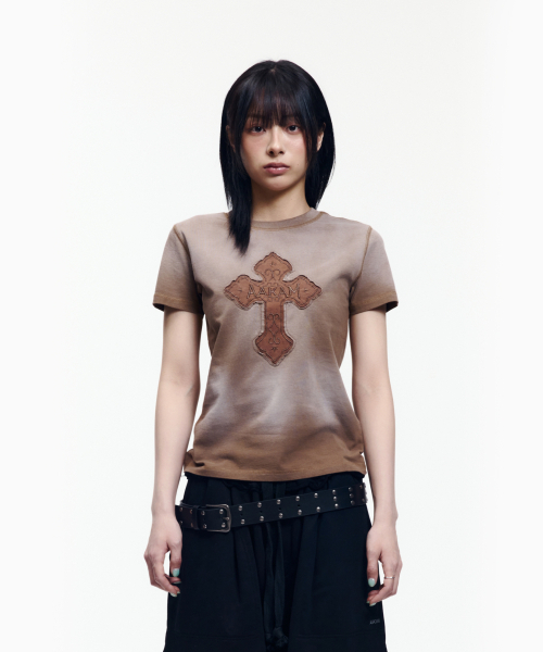 AAKAM(アーカム)の「Dust Fade CROS2 Half Top (Brown)(Tシャツ/カットソー・レディース・その他・1/2/3)」の3枚目の写真