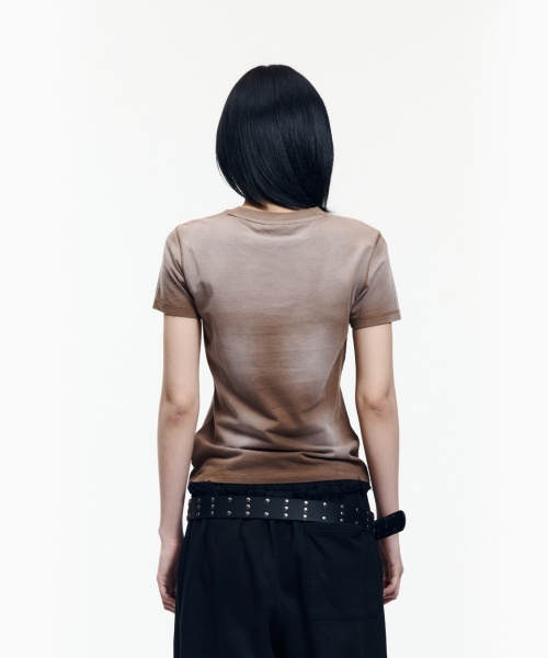 AAKAM(アーカム)の「Dust Fade CROS2 Half Top (Brown)(Tシャツ/カットソー・レディース・その他・1/2/3)」の6枚目の写真
