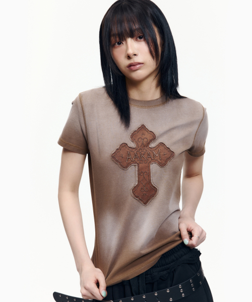 AAKAM(アーカム)の「Dust Fade CROS2 Half Top (Brown)(Tシャツ/カットソー・レディース・その他・1/2/3)」の7枚目の写真