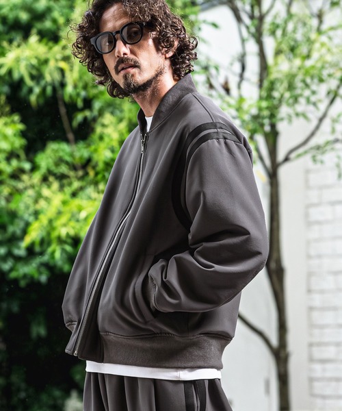 CAMBIO(カンビオ)の「mj11681- ストレッチラインテープブルゾン(CMB-R0227)(ブルゾン・メンズ・ブラック/チャコール/ネイビー・S/L/M)」の2枚目の写真