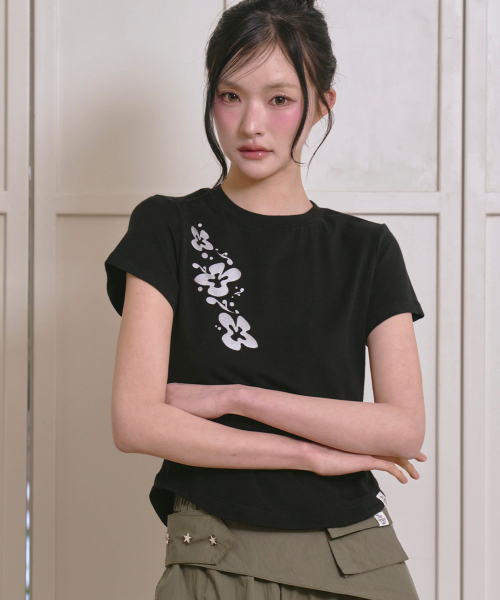 THE GREEN LAB（ザグリーンラボ）の「フラワーエッセンシャルクロップ半袖Tシャツ[ブラック]（Tシャツ/カットソー・レディース・その他・FREE）」の4枚目の写真