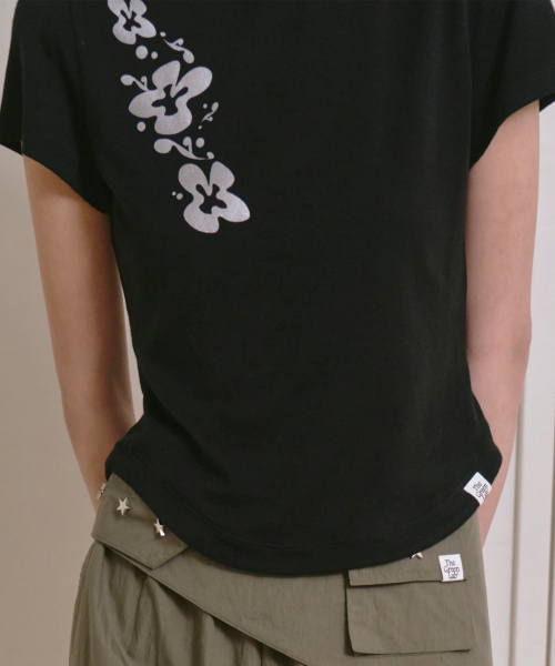 THE GREEN LAB（ザグリーンラボ）の「フラワーエッセンシャルクロップ半袖Tシャツ[ブラック]（Tシャツ/カットソー・レディース・その他・FREE）」の6枚目の写真