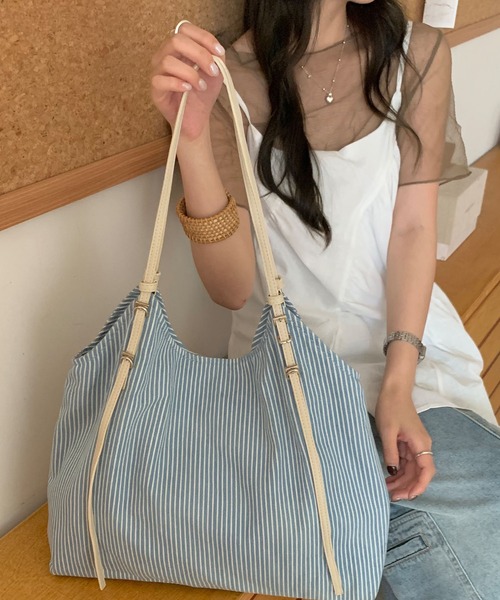 FINEnough(ファインナフ)の「ヒッコリー合皮ひもショルダーバッグ(ショルダーバッグ・レディース・サックスブルー/ブルー・FREE)」の9枚目の写真