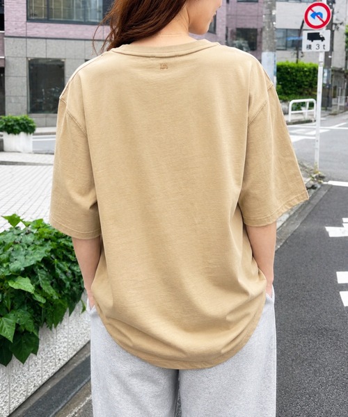 AMI Alexandre Mattiussi(アミアレクサンドルマテュッシ)の「【AMI PARIS】アミ パリス ヘビーコットンジャージー Ami De Coeur Tシャツ(Tシャツ/カットソー・レディース・ベージュ/アイボリー・S/L/M/XL)」の8枚目の写真