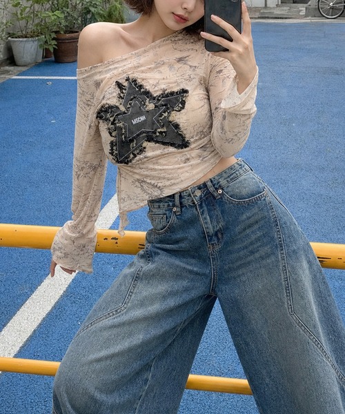 HOOK（フック）の「HOOK for girls　Y2Kグランジスターワッペンショート丈長袖トップス（Tシャツ/カットソー・レディース・ブルー/ベージュ・FREE）」の5枚目の写真
