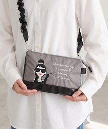 EMMA クシュクシュ刺繍3室ショルダー