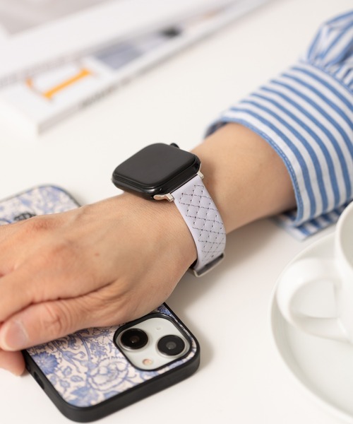 emonique(エモニーク)の「PUレザー アップルウォッチバンド Apple Watch バンド【38mm/40mm/41mm 対応】(デジタル腕時計・レディース・ピンク/ブラック/ホワイト/ライトグレー/ライトパープル・38)」の4枚目の写真