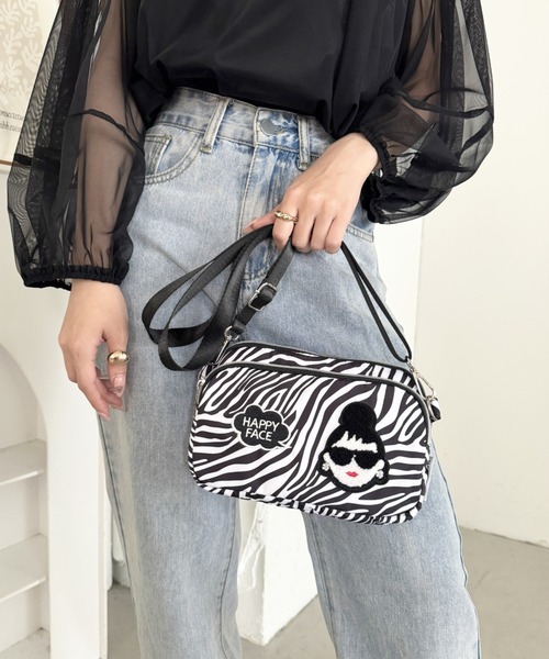 HAPPY FACE(ハッピーフェイス)の「エマ3F刺繍ショルダー ゼブラ(ショルダーバッグ・レディース・ゼブラ・ONE SIZE)」の2枚目の写真
