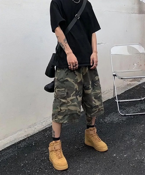 WARAIJOGO(ワライジョウゴ)の「迷彩カーゴ風ハーフパンツ(NEZ)(その他パンツ・メンズ・グリーン系カモフラージュ・FREE)」の2枚目の写真