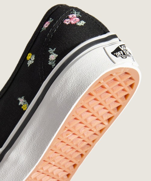 VANS(バンズ)の「オーセンティック フローラル / Authentic FLORAL EMBROIDERY BL VN000Z1BB9P1(スニーカー・メンズ・ブラック・11/6/8/10/9/8.5/9.5/10.5/11.5/6.5/5/7/7.5/5.5/12)」の5枚目の写真