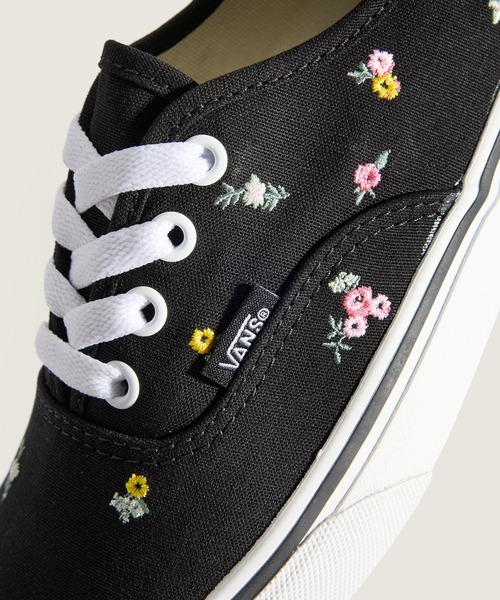 VANS(バンズ)の「オーセンティック フローラル / Authentic FLORAL EMBROIDERY BL VN000Z1BB9P1(スニーカー・メンズ・ブラック・11/6/8/10/9/8.5/9.5/10.5/11.5/6.5/5/7/7.5/5.5/12)」の6枚目の写真