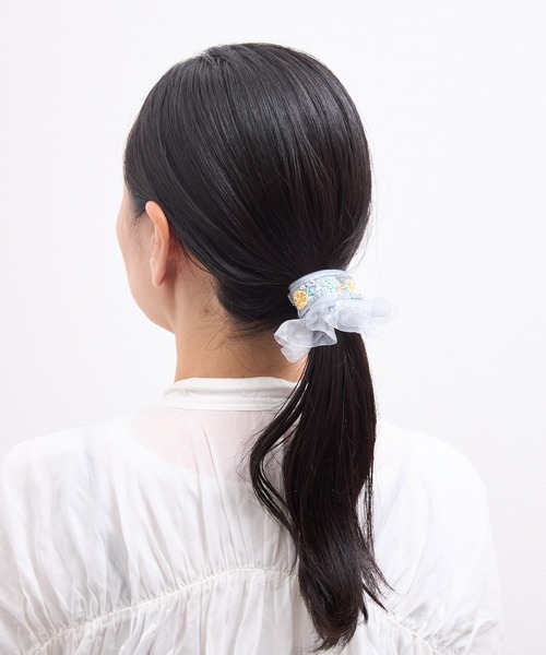 Zoule(ゾーラ)の「Zoule ゾーラ:embroidery cuff105 フラワー刺繍 ヘアーカフス(ヘアピン・レディース・ホワイト/ブラック/ブルー・FREE)」の10枚目の写真