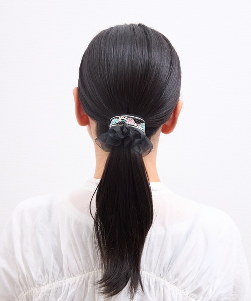 Zoule(ゾーラ)の「Zoule ゾーラ:embroidery cuff105 フラワー刺繍 ヘアーカフス(ヘアピン・レディース・ホワイト/ブラック/ブルー・FREE)」の11枚目の写真
