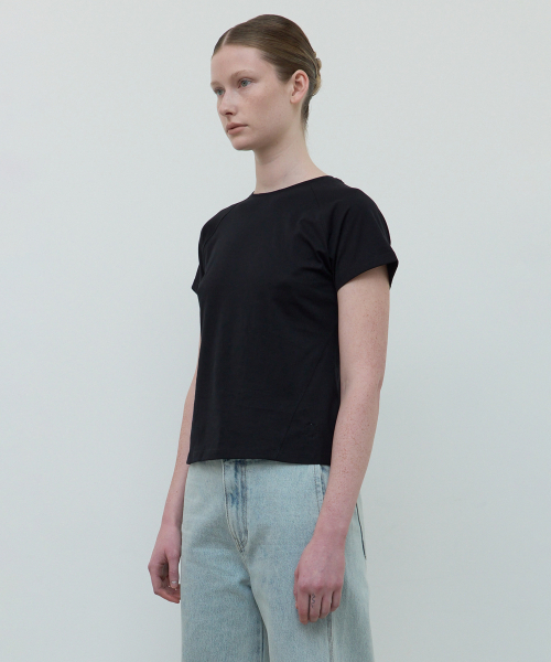 AFTERGLOWOOL(アフターグロウル)の「オーガニックコットンシルケットスリムフィットカーブド半袖Tシャツ_Black(Tシャツ/カットソー・レディース・その他・SMALL/MEDIUM)」の3枚目の写真