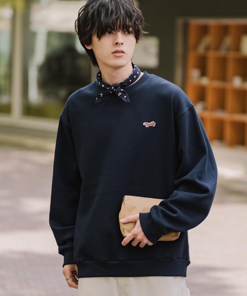 PENNEYS（ぺニーズ）の「PENNEYS ぺニーズ 別注コラボ オーバーサイズ裏起毛ワンポイントロゴワッペン刺繍スウェット/クルーネック長袖トレーナー（スウェット・メンズ・ホワイト/グレー/チャコール/ブラック/ピンク/ネイビー・M/L/XL）」の9枚目の写真