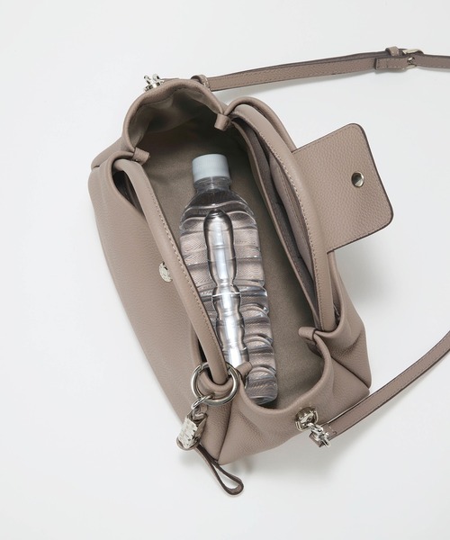 Breath TOPKAPI(ブレストプカピ)の「【Breath TOPKAPI】シュリンクレザー ショルダー付き トートバッグ / チャーム付き M(トートバッグ・レディース・ブラック/ブラウン/グレイッシュベージュ・FREE)」の19枚目の写真