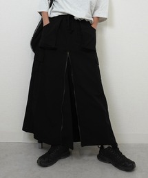 "シルエットもスリットも自在に楽しめる" 前ZIPロングスカート
