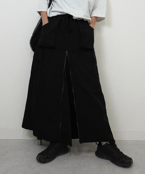 gossara(ゴサラ)の「"シルエットもスリットも自在に楽しめる" 前ZIPロングスカート(スカート・レディース・カーキ/チャコールグレー/ブラック・FREE)」の1枚目の写真