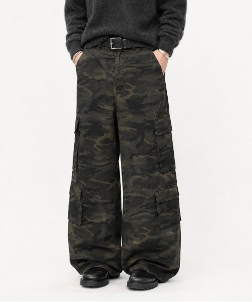 neos(ネオス)の「【neos】ヴィンテージライク カモフラージュ マルチポケット ワイドフレア 迷彩 カーゴパンツ(カーゴパンツ・メンズ・カモフラージュ・MEDIUM/X-LARGE/LARGE)」の2枚目の写真