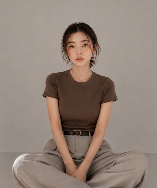 United store(ユナイテッドストア)の「クルーネックTシャツ(Tシャツ/カットソー・レディース・ブラウン/グレー/ブラック・FREE)」の3枚目の写真