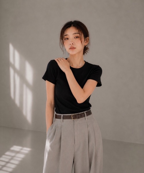 United store(ユナイテッドストア)の「クルーネックTシャツ(Tシャツ/カットソー・レディース・ブラウン/グレー/ブラック・FREE)」の2枚目の写真