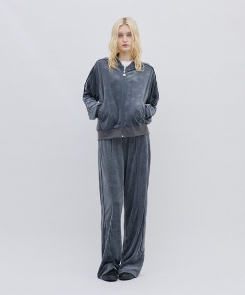 FILA(フィラ)の「【FILA別注】ドットベロアパンツ(その他パンツ・レディース・ベージュ/チャコールグレー・MEDIUM/LARGE)」の9枚目の写真