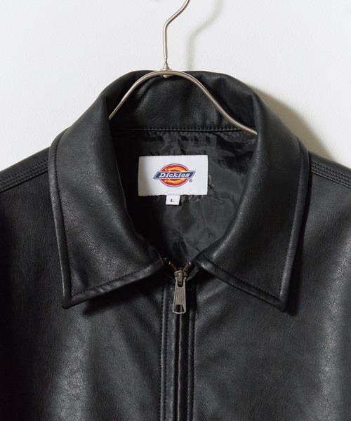 Dickies(ディッキーズ)の「Dickies/ディッキーズ FAKE LEATHER EISENHOWER JACKET フェイクレザー アイゼンハワージャケット ジップ ブランドロゴ モノトーン ストリート モダン 2026年秋冬 秋服 冬服(ブルゾン・メンズ・ブラック・M/L/XL)」の17枚目の写真