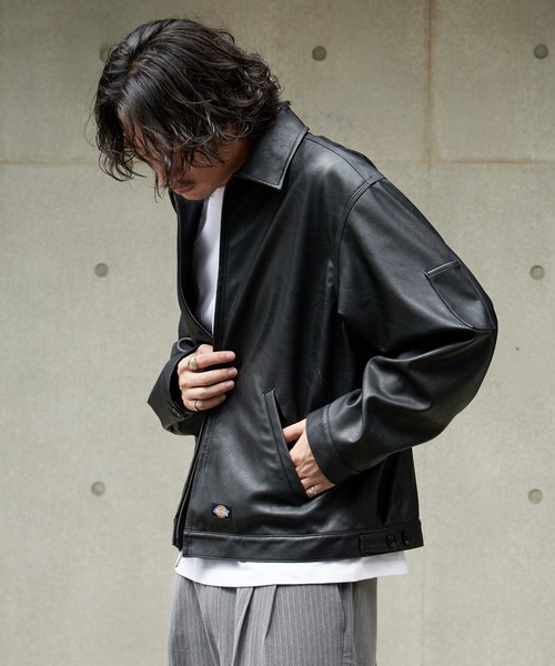 Dickies(ディッキーズ)の「Dickies/ディッキーズ FAKE LEATHER EISENHOWER JACKET フェイクレザー アイゼンハワージャケット ジップ ブランドロゴ モノトーン ストリート モダン 2026年秋冬 秋服 冬服(ブルゾン・メンズ・ブラック・M/L/XL)」の5枚目の写真