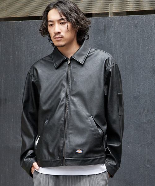 Dickies(ディッキーズ)の「Dickies/ディッキーズ FAKE LEATHER EISENHOWER JACKET フェイクレザー アイゼンハワージャケット ジップ ブランドロゴ モノトーン ストリート モダン 2026年秋冬 秋服 冬服(ブルゾン・メンズ・ブラック・M/L/XL)」の3枚目の写真