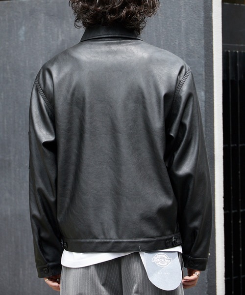 Dickies(ディッキーズ)の「Dickies/ディッキーズ FAKE LEATHER EISENHOWER JACKET フェイクレザー アイゼンハワージャケット ジップ ブランドロゴ モノトーン ストリート モダン 2026年秋冬 秋服 冬服(ブルゾン・メンズ・ブラック・M/L/XL)」の9枚目の写真