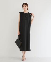 肩タック使いロングワンピース