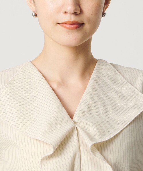 BEAUTY&YOUTH UNITED ARROWS(ビューティーアンドユースユナイテッドアローズ)の「ソリッド&ストライプ ラッフル シャツブラウス ウォッシャブル(シャツ/ブラウス・レディース・ブラック/ホワイト/ナチュラル・FREE)」の8枚目の写真