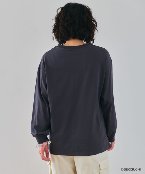 cross marche(クロスマルシェ)の「【モンチッチ】フロントプリントロンT(Tシャツ/カットソー・レディース・ブラウン/チャコール/ピンク・L/M/LL)」の5枚目の写真