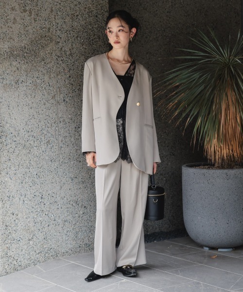 Callarus(カラルス)の「【セットアップ】アシメデザインカラーレスジャケットパンツセットアップスーツ〔Callarus〕(セットアップ・レディース・グレイッシュベージュ/ブラック・S/L/M/3L/LL)」の1枚目の写真
