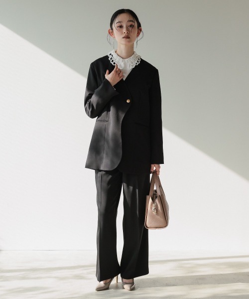 Callarus(カラルス)の「【セットアップ】アシメデザインカラーレスジャケットパンツセットアップスーツ〔Callarus〕(セットアップ・レディース・グレイッシュベージュ/ブラック・S/L/M/3L/LL)」の2枚目の写真