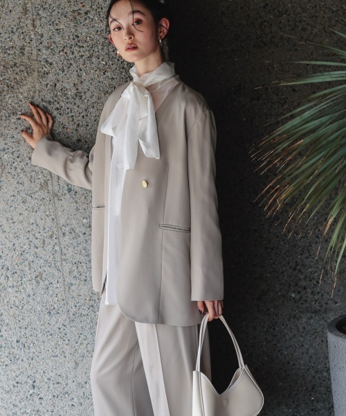 Callarus(カラルス)の「【セットアップ】アシメデザインカラーレスジャケットパンツセットアップスーツ〔Callarus〕(セットアップ・レディース・グレイッシュベージュ/ブラック・S/L/M/3L/LL)」の5枚目の写真