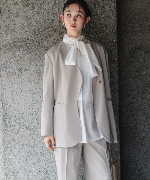 Callarus(カラルス)の「【セットアップ】アシメデザインカラーレスジャケットパンツセットアップスーツ〔Callarus〕(セットアップ・レディース・グレイッシュベージュ/ブラック・S/L/M/3L/LL)」の6枚目の写真