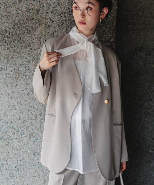 Callarus(カラルス)の「【セットアップ】アシメデザインカラーレスジャケットパンツセットアップスーツ〔Callarus〕(セットアップ・レディース・グレイッシュベージュ/ブラック・S/L/M/3L/LL)」の7枚目の写真