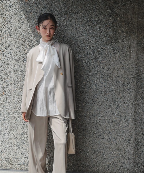 Callarus(カラルス)の「【セットアップ】アシメデザインカラーレスジャケットパンツセットアップスーツ〔Callarus〕(セットアップ・レディース・グレイッシュベージュ/ブラック・S/L/M/3L/LL)」の10枚目の写真