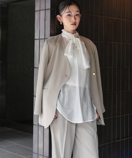 Callarus(カラルス)の「【セットアップ】アシメデザインカラーレスジャケットパンツセットアップスーツ〔Callarus〕(セットアップ・レディース・グレイッシュベージュ/ブラック・S/L/M/3L/LL)」の12枚目の写真