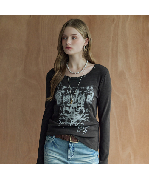 MAXZA(マージャコレクション)の「スタッズグラフィックシャーリングアンバランス長袖Tシャツ(Tシャツ/カットソー・レディース・ホワイト/チャコール/ワイン・FREE)」の2枚目の写真