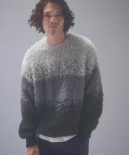 ADAM PATEK(アダムパテック)の「mn3310-rough gradientborder crewneck クルーネックニット(AP2621015)(ニット/セーター・メンズ・グレー/イエロー/グリーン・1/2)」の1枚目の写真
