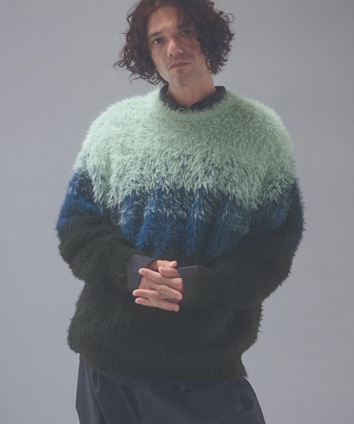 ADAM PATEK(アダムパテック)の「mn3310-rough gradientborder crewneck クルーネックニット(AP2621015)(ニット/セーター・メンズ・グレー/イエロー/グリーン・1/2)」の2枚目の写真