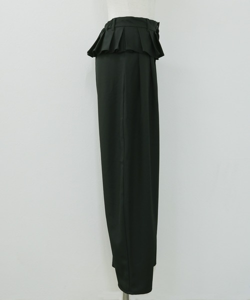 cheriella(シェリエラ)の「【cheriella】レイヤードフリルタックパンツ LAYERED FRILL TUCK PANTS(チノパンツ・レディース・グレイッシュベージュ/チャコールグレー/ブラック/ブラウン・FREE)」の22枚目の写真