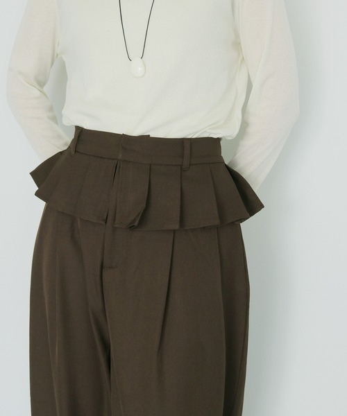 cheriella(シェリエラ)の「【cheriella】レイヤードフリルタックパンツ LAYERED FRILL TUCK PANTS(チノパンツ・レディース・グレイッシュベージュ/チャコールグレー/ブラック/ブラウン・FREE)」の6枚目の写真