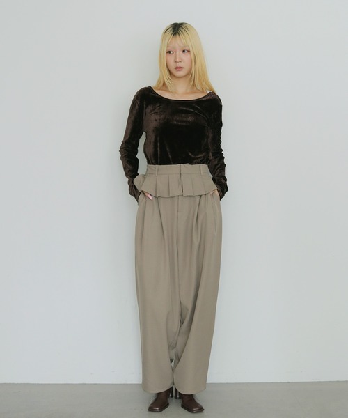 cheriella(シェリエラ)の「【cheriella】レイヤードフリルタックパンツ LAYERED FRILL TUCK PANTS(チノパンツ・レディース・グレイッシュベージュ/チャコールグレー/ブラック/ブラウン・FREE)」の17枚目の写真